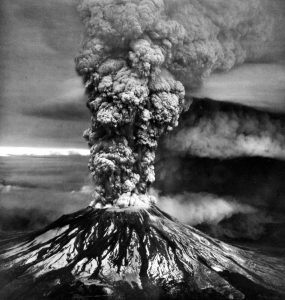 Mount St. Helens eruption May 18, 1980. Photo: USGS, public domain.
